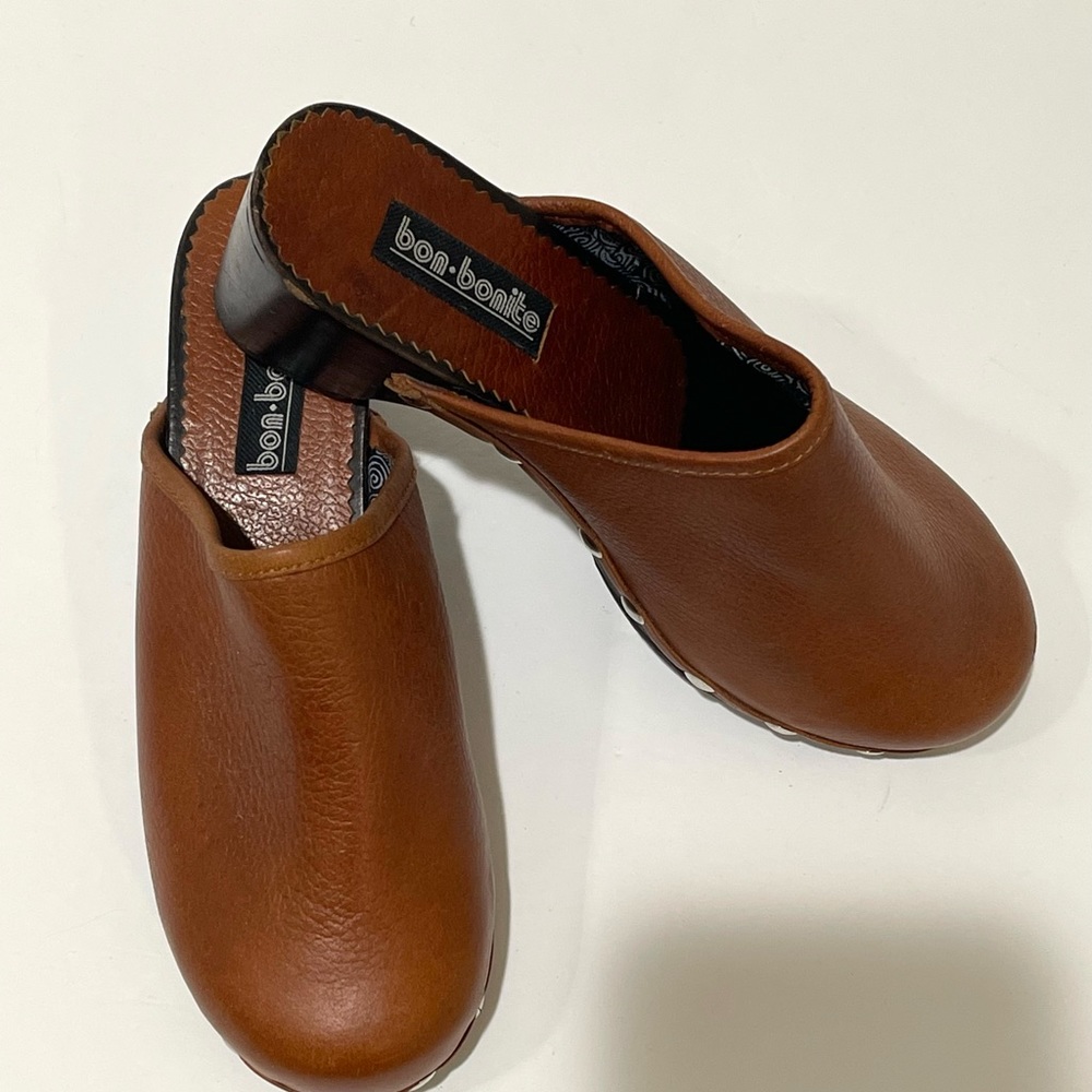 Bon Bonite Abbie Women Brown Leather Studded Mule Clogs Platform Heels Size 5.5